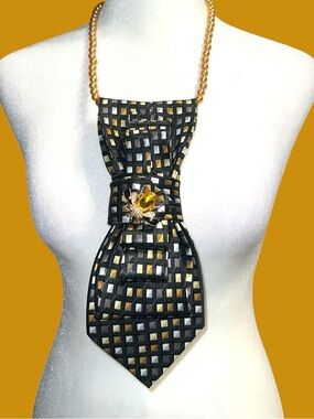 Black and Gold Geometric Tie Pendant Necklace with Amber Accent
